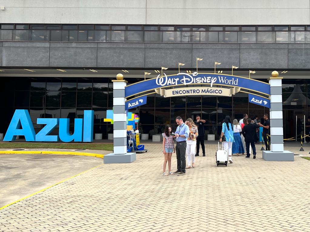 Azul Linhas Aéreas e Walt Disney World Resort comemoram parceria de sucesso  - Travel3